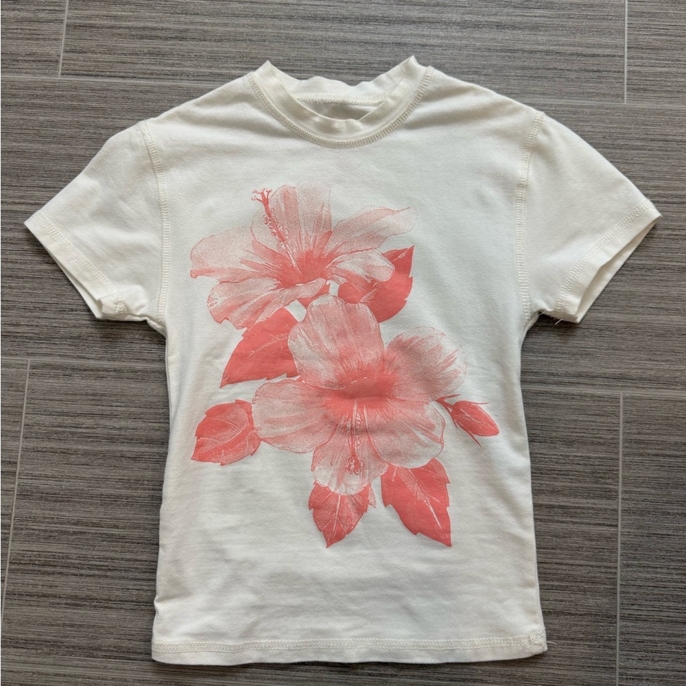 Altar’d State - Floral Graphic Tee in Cream and Coral